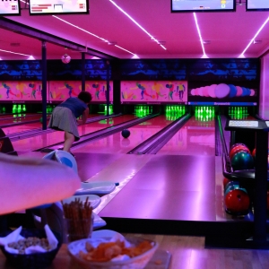 https://prozentbuch.s3.eu-central-1.amazonaws.com/prod/basel-freizeit-bowling_van_der_merwe_6_0.jpg