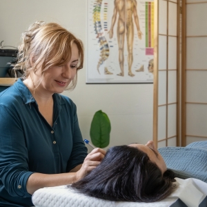 https://prozentbuch.s3.eu-central-1.amazonaws.com/prod/bildmaterial/basel-freizeit-aku-x-press_l_akupressur-therapie_am_ohr_6.jpg