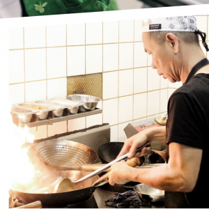 https://prozentbuch.s3.eu-central-1.amazonaws.com/prod/bildmaterial/basel-gastronomie-mums_kitchen_1.png