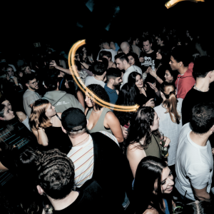 https://prozentbuch.s3.eu-central-1.amazonaws.com/prod/bildmaterial/basel-nachtleben-_clubnight_cello_5.png